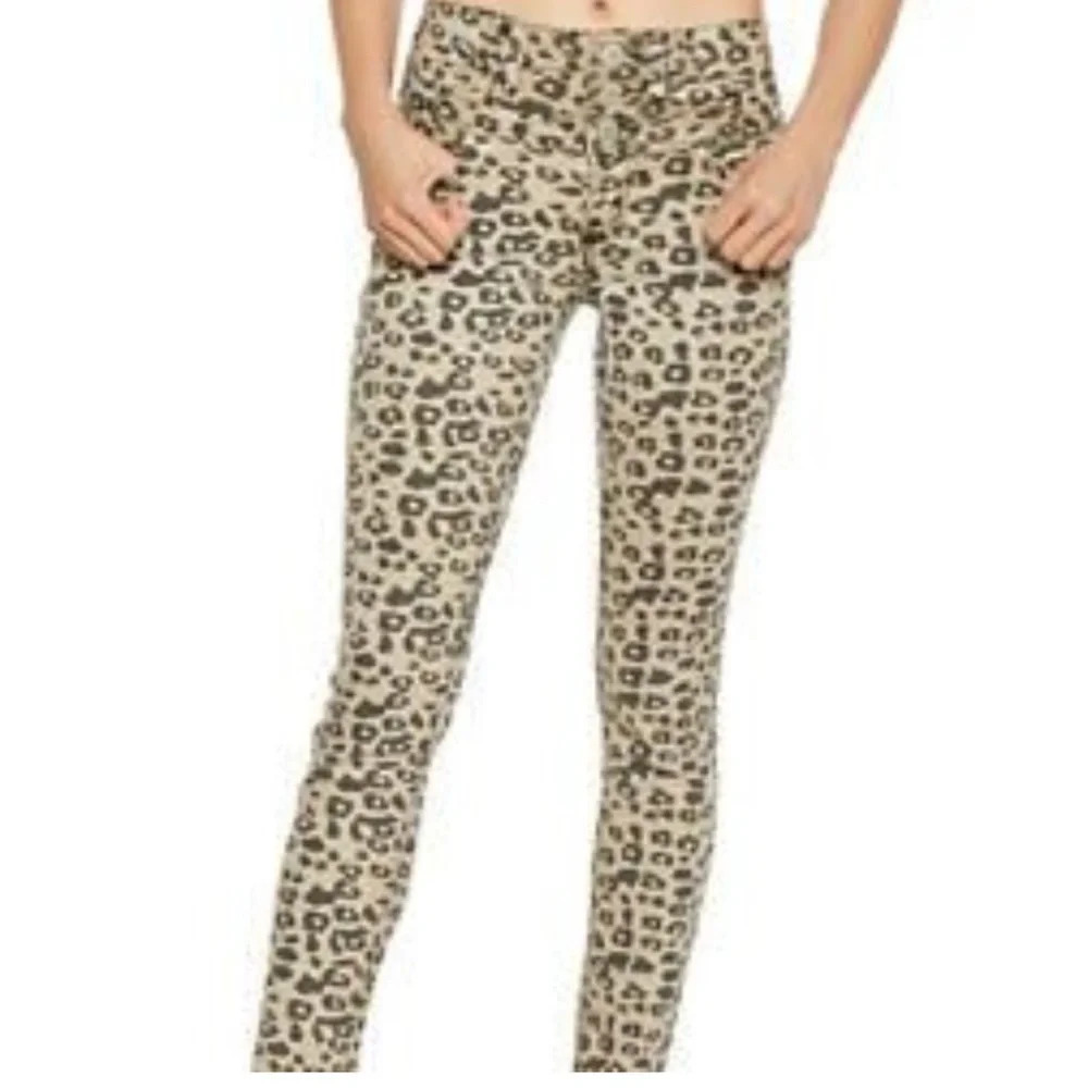 Almost Famous Animal Print Leopard Print Mid Rise Skinny Jeans Size 5 A2